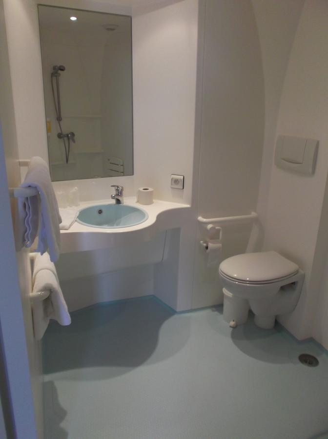 The Originals Access, Hotel Saint-Flour Bagian luar foto