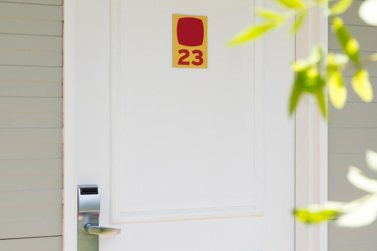 The Originals Access, Hotel Saint-Flour Bagian luar foto