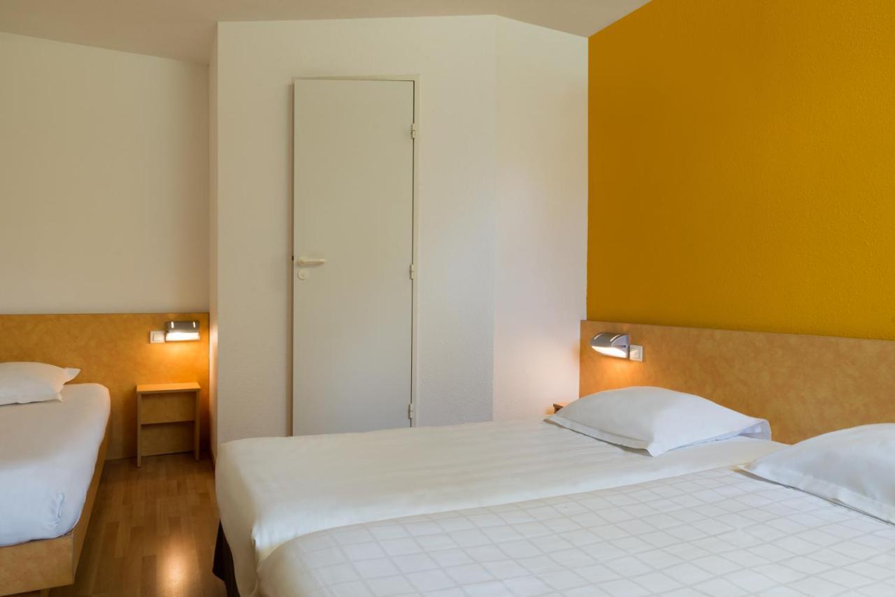 The Originals Access, Hotel Saint-Flour Bagian luar foto