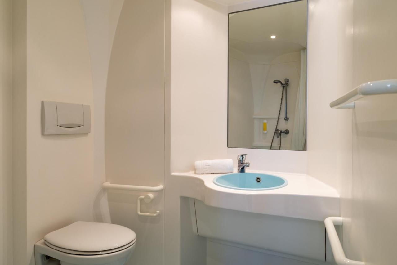 The Originals Access, Hotel Saint-Flour Bagian luar foto