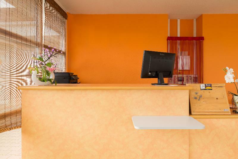 The Originals Access, Hotel Saint-Flour Bagian luar foto
