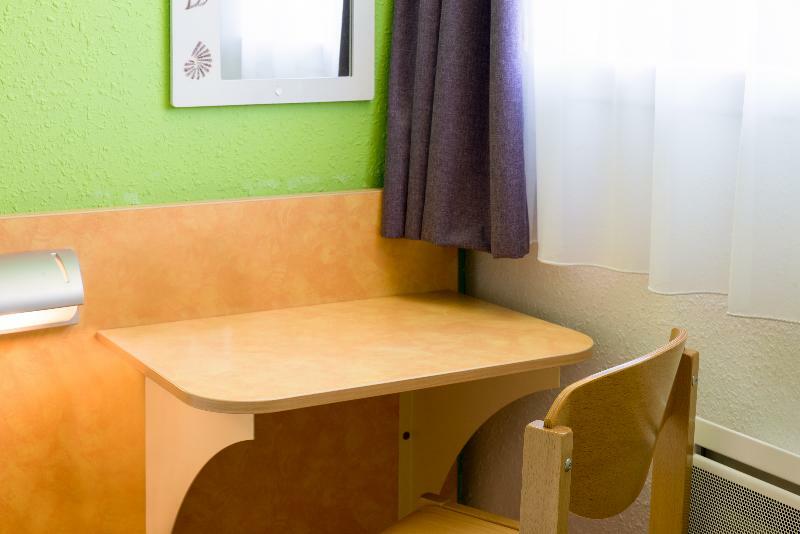 The Originals Access, Hotel Saint-Flour Bagian luar foto